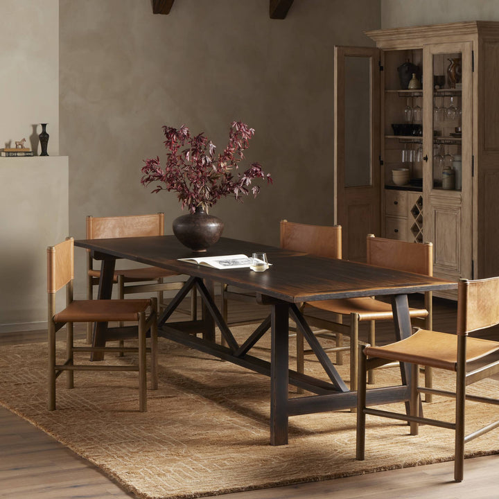 ISMERELDA DINING TABLE