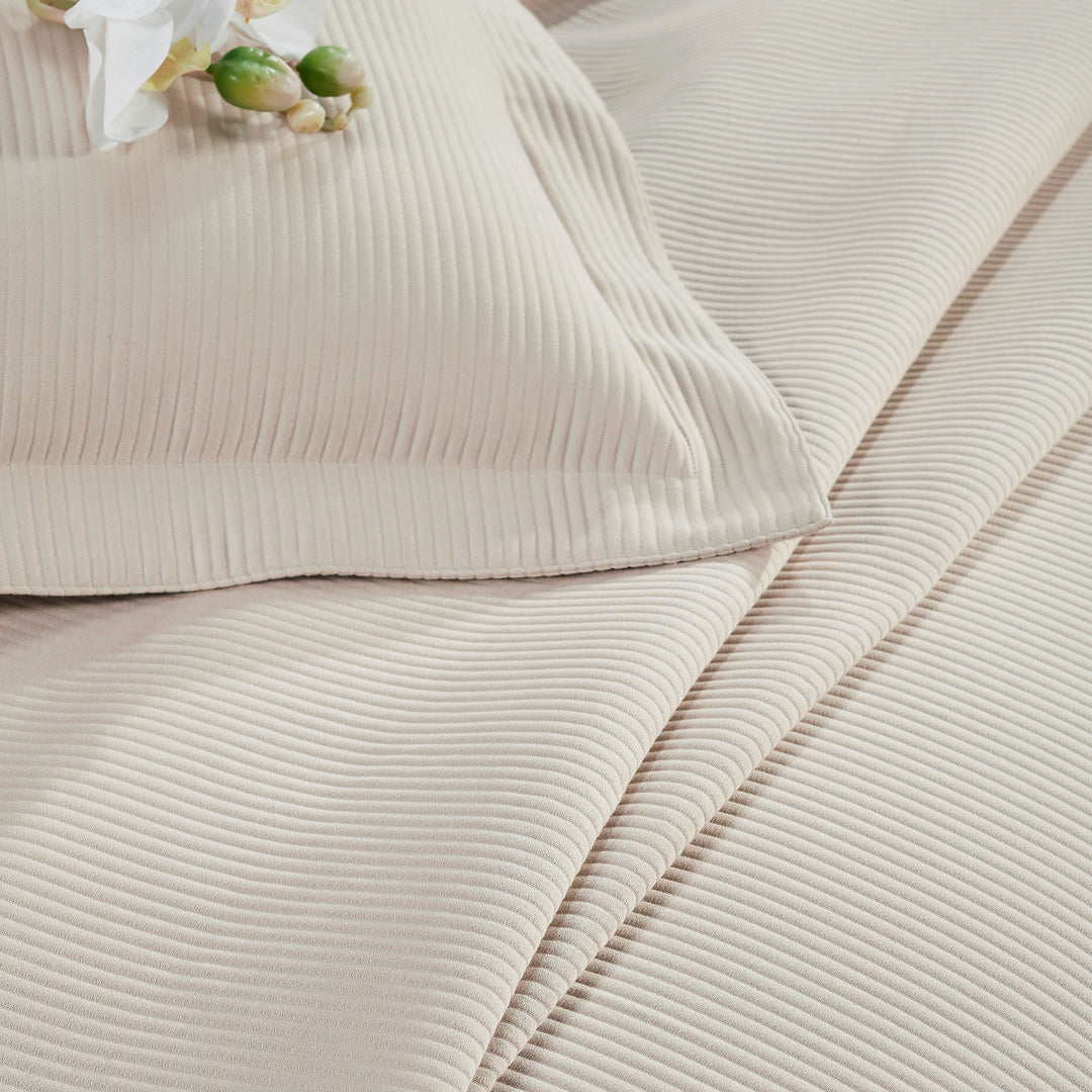 SOHO MATELASSE COVERLET